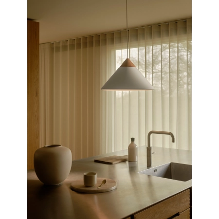 Lampa wisząca biała z drewnianym akcentem Kinto NO2520083001 - Design for The People
